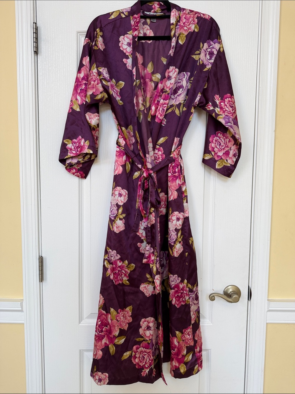 Morgan Taylor long floral silk robe s/m